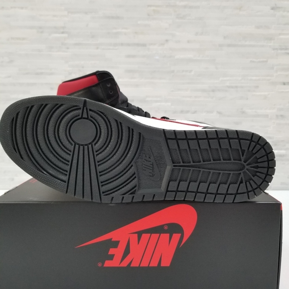 🛑SOLD🛑New JORDAN 1 Retro High OG Sneakers - Picture 7 of 8